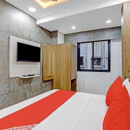 OYO 85289 Hotel Raffles Ahmedabad Exterior foto