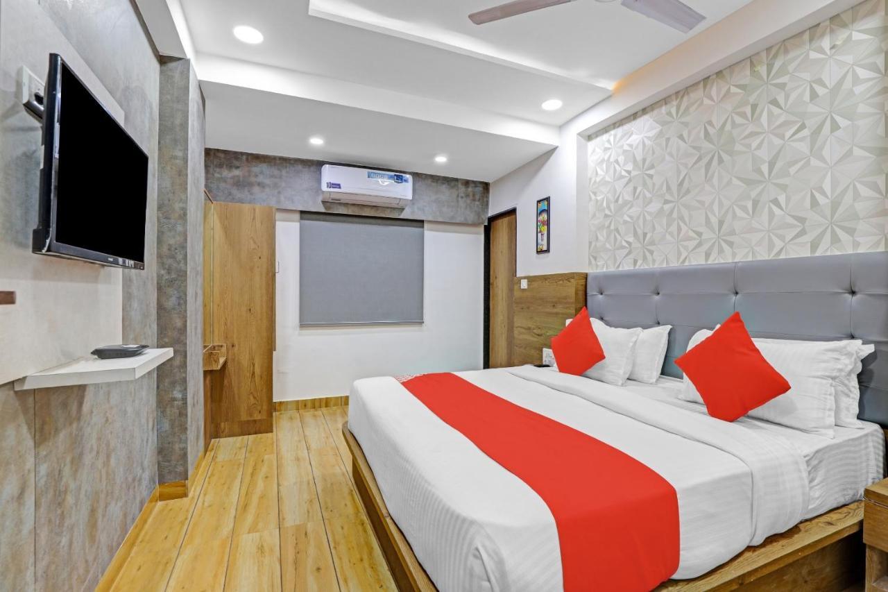 OYO 85289 Hotel Raffles Ahmedabad Exterior foto